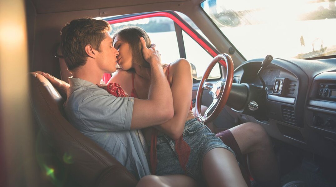 Как правильно заняться сексом в автомобиле?