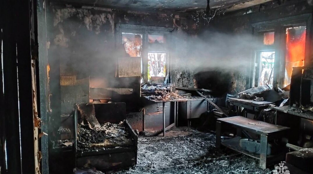 В Прикамье в частном жилом доме возник сильный пожар из-за неисправной печи