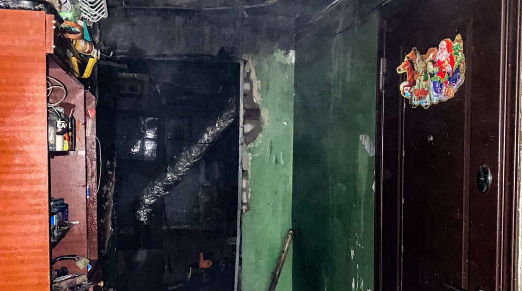 В Прикамье прохожие спасли от гибели на пожаре многодетную семью