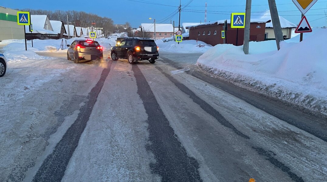 В Березниках на пешеходном переходе сбили женщину