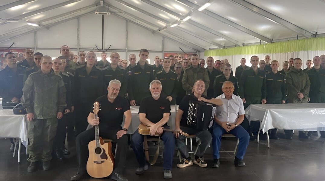 Под звуки канонад. Пермские музыканты представили авторскую программу бойцам СВО