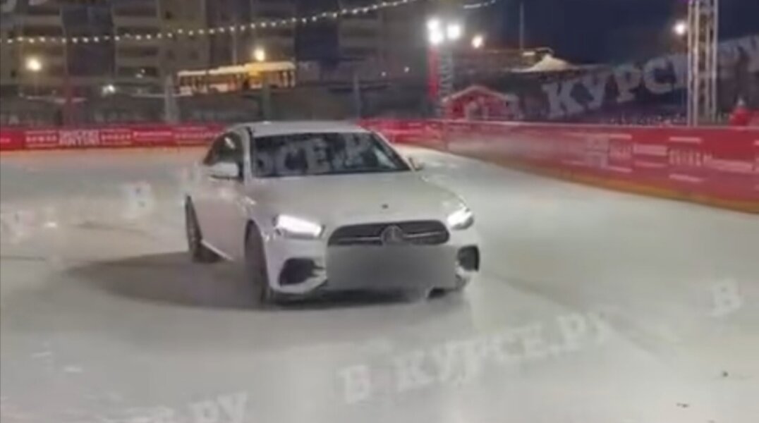 В Перми мужчина ночью выехал на «Экспо-каток» на автомобиле