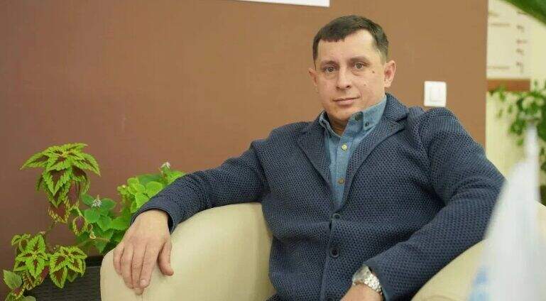 В Прикамье ветеран СВО с протезом ноги прыгнул с парашютом с высоты 1,2 тысячи метров