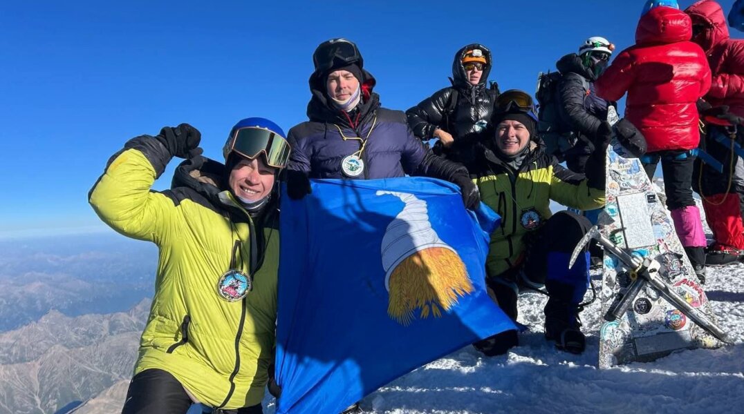 Спасатель из Прикамья покорил Эльбрус