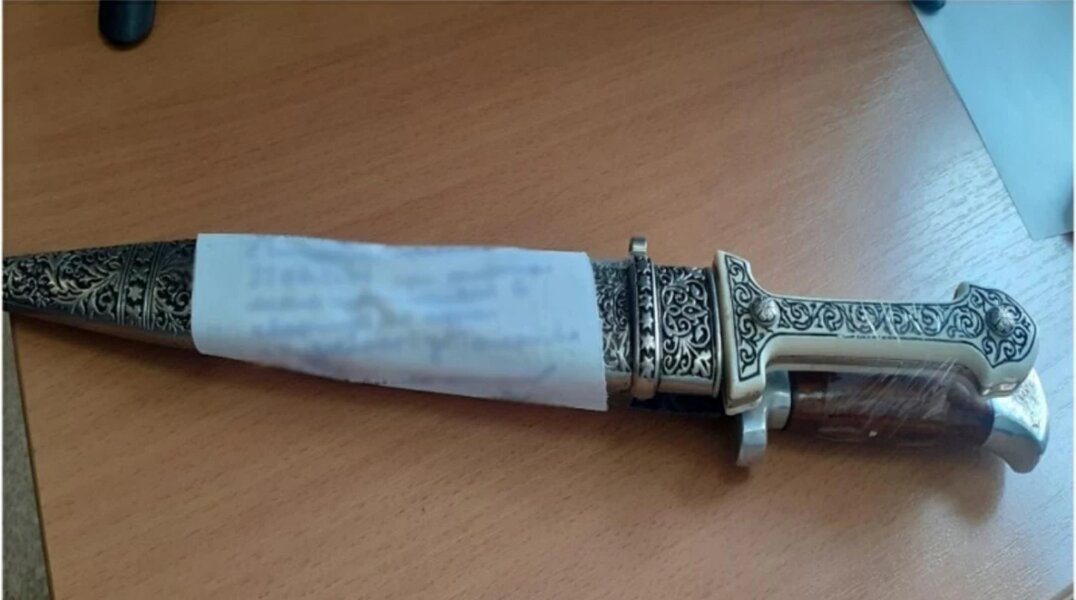 В Прикамье вор-рецидивист украл у пенсионера старинный кинжал