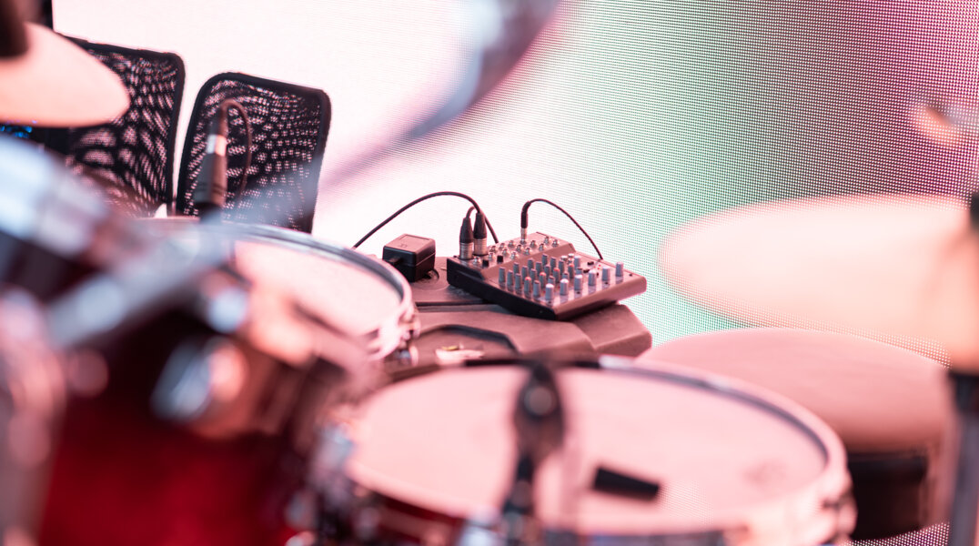 Пермяк при помощи нейросети создал гимн Перми в пяти музыкальных жанрах