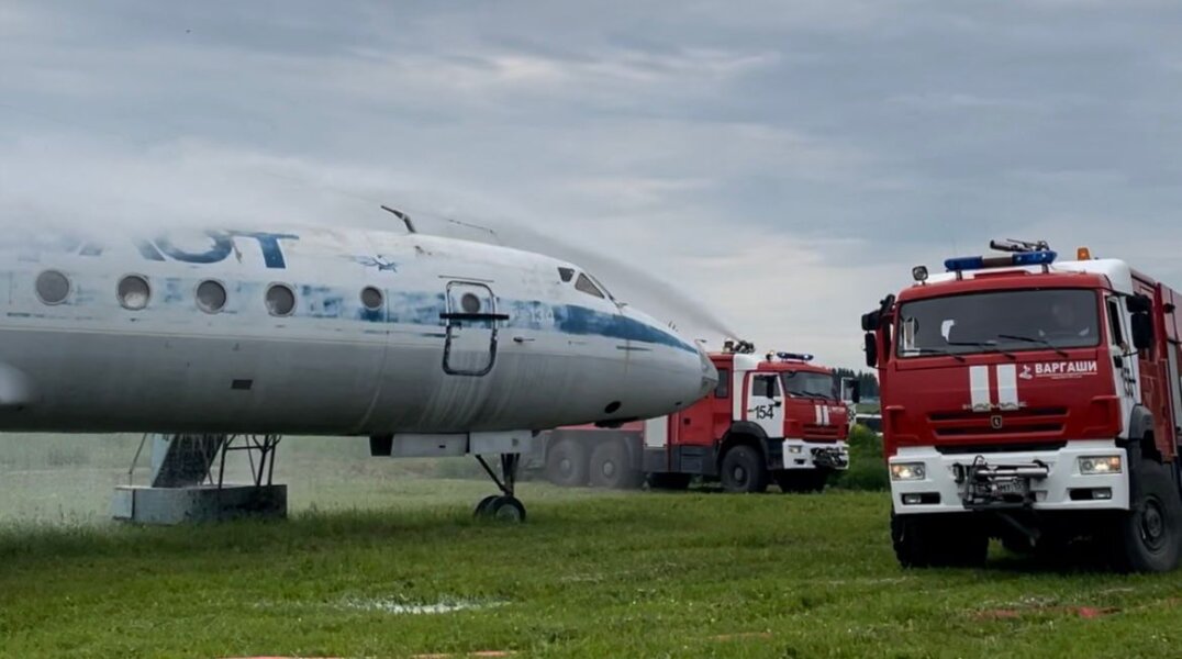 Над аэропортом в Перми появился столб черного дыма