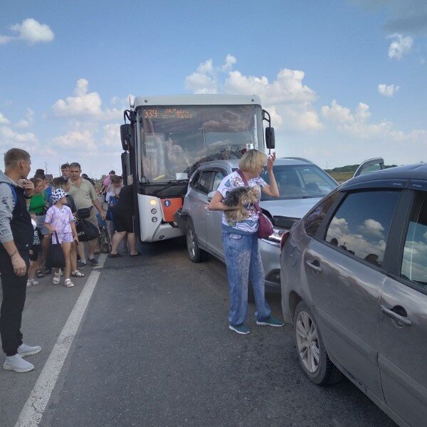 На шоссе Космонавтов в Перми произошло массовое ДТП с участием автобуса