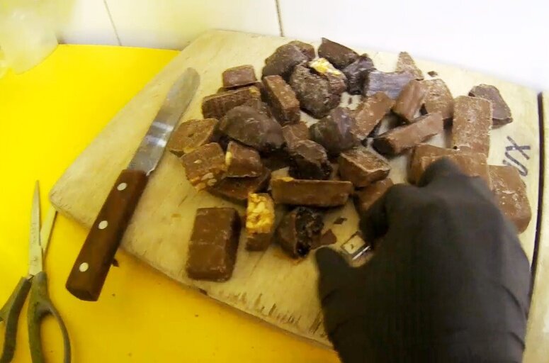 В прикамскую колонию пытались пронести запрещенные предметы в шоколадных конфетах