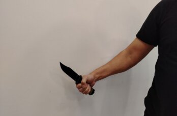 Подкараулил и ударил 9 раз ножом. Подросток из Добрянки рассказал о нападении на учителя