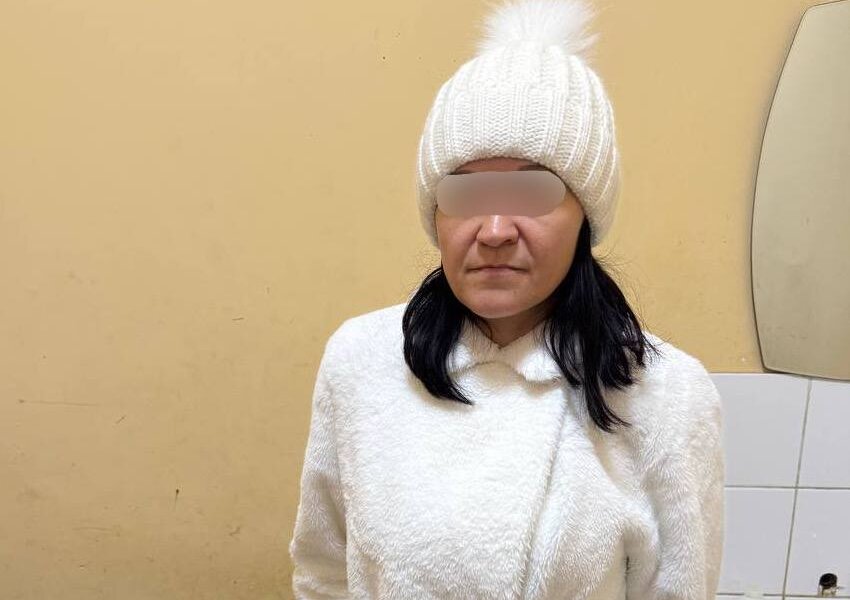 Полиция задержала у железнодорожных путей пермячку, забиравшую закладку с мефедроном