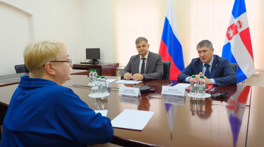 Губернатор Прикамья встретился с гражданами в приемной президента РФ