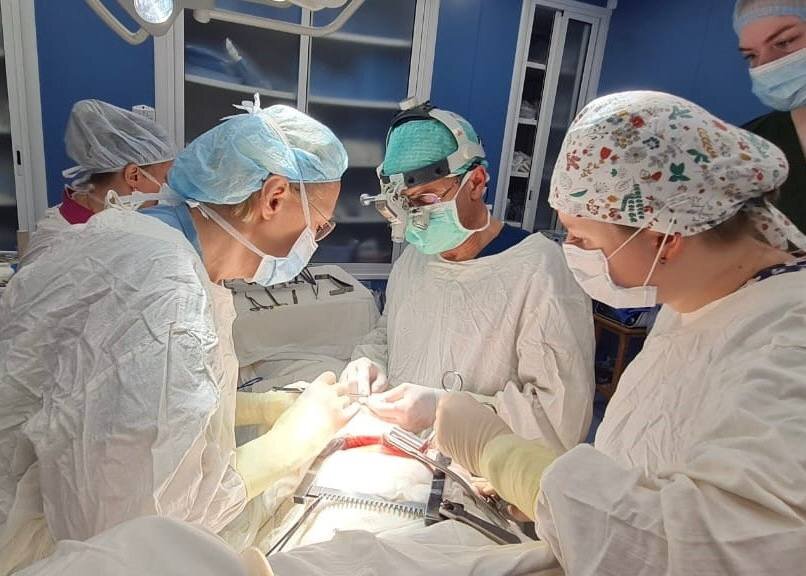 В Перми две бригады врачей извлекли осколок из сердца бойца СВО