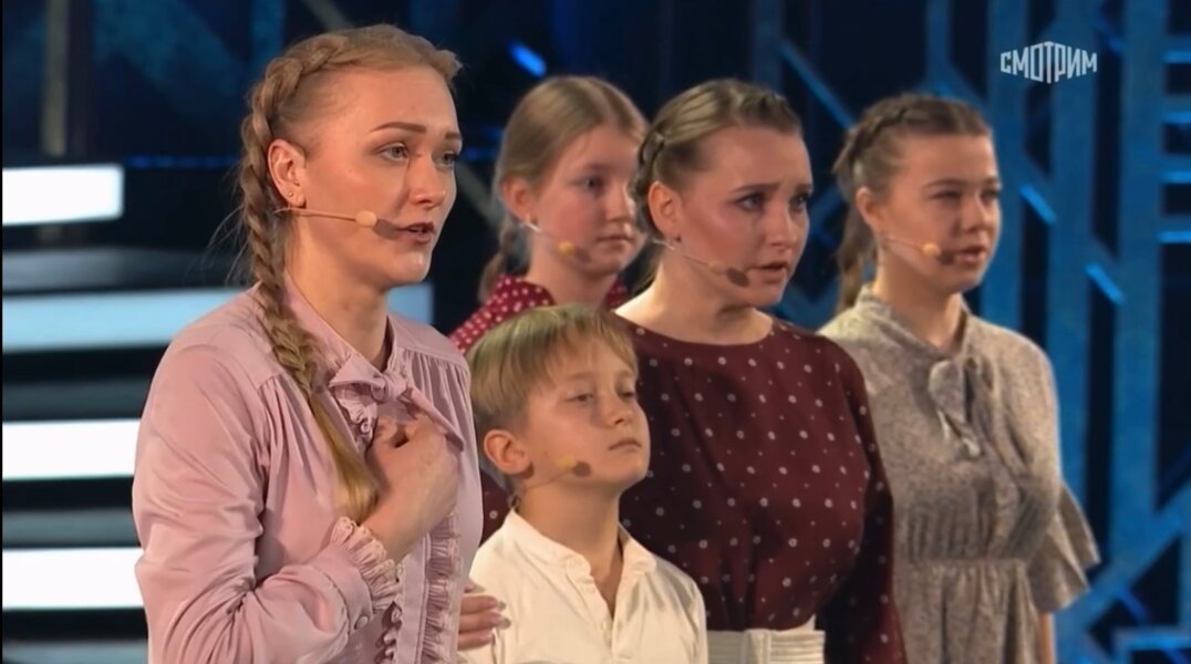 Андрей Малахов спел вместе с пермским ансамблем «Воскресение» в эфире своего шоу