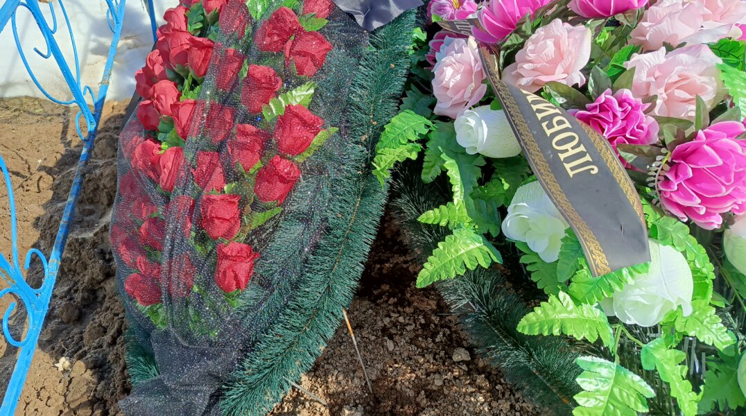 В Березовском округе проводят в последний путь бойца СВО