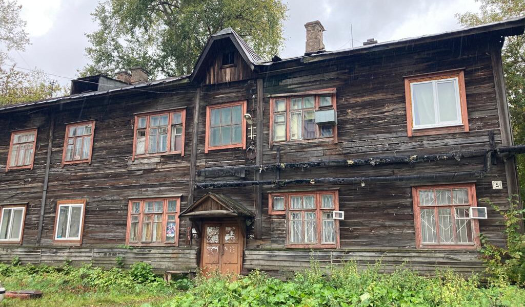 В Перми на женщину обрушилась стена аварийного дома