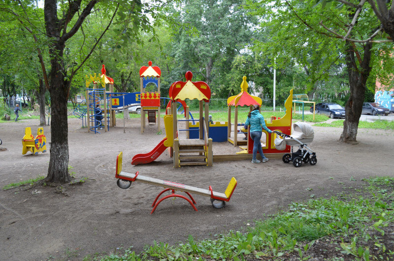 В Перми на благоустройство дворов и установку детских площадок выделено свыше 230 млн рублей