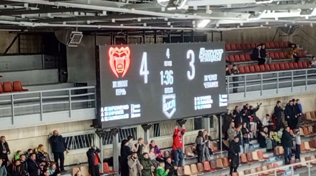 Пермский хоккейный клуб «Молот» не дал челябинскому клубу выйти в плей-офф