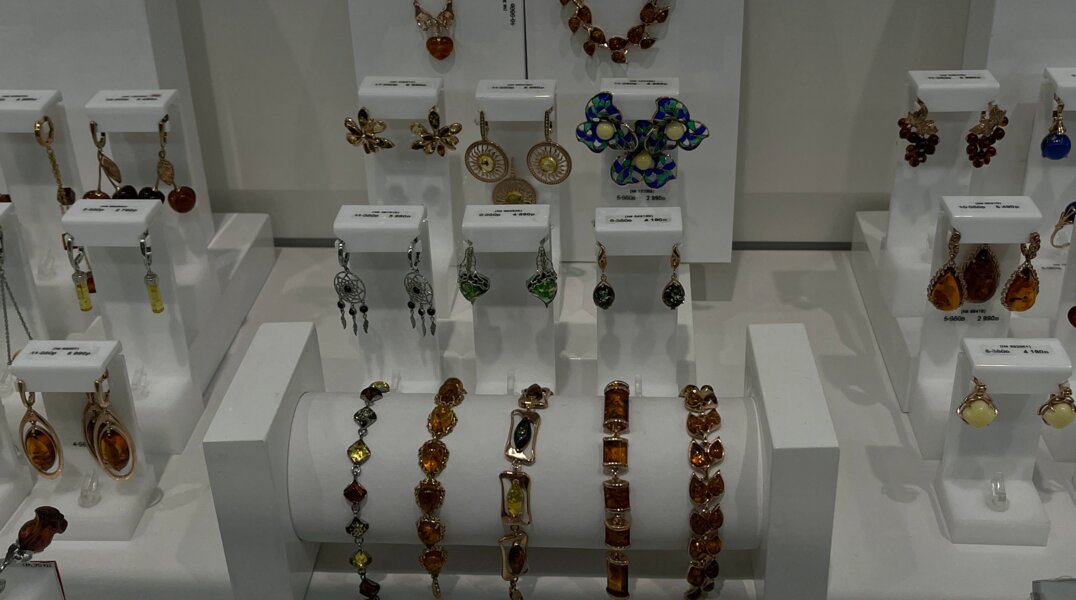 В период зимней распродажи чаще всего пермяки покупали парфюмерию и украшения