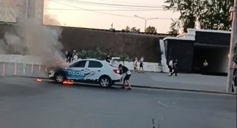 В Перми около ЖД-вокзала загорелся автомобиль
