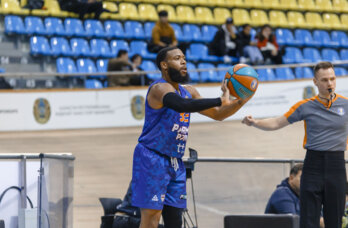 Двое игроков «Пармы» застряли в Дубае из-за обстрелов города