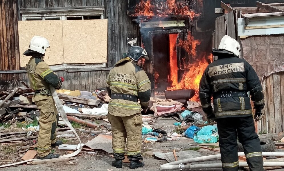В Перми дети подожгли двухэтажный дом