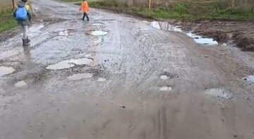 В поселке Пермского округа приведут в порядок два километра дороги