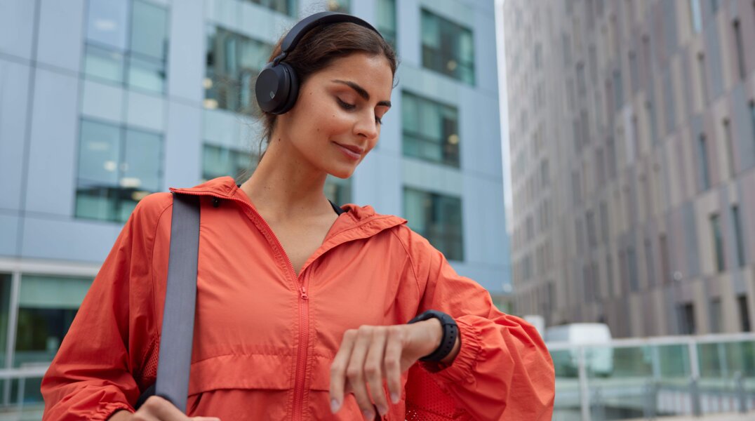 Россияне смогут звонить через умные часы даже при разряженном смартфоне