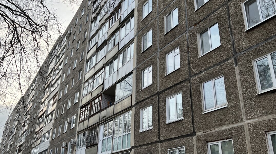 Суд во второй раз запретил пожилой пермячке курить на балконе своей квартиры