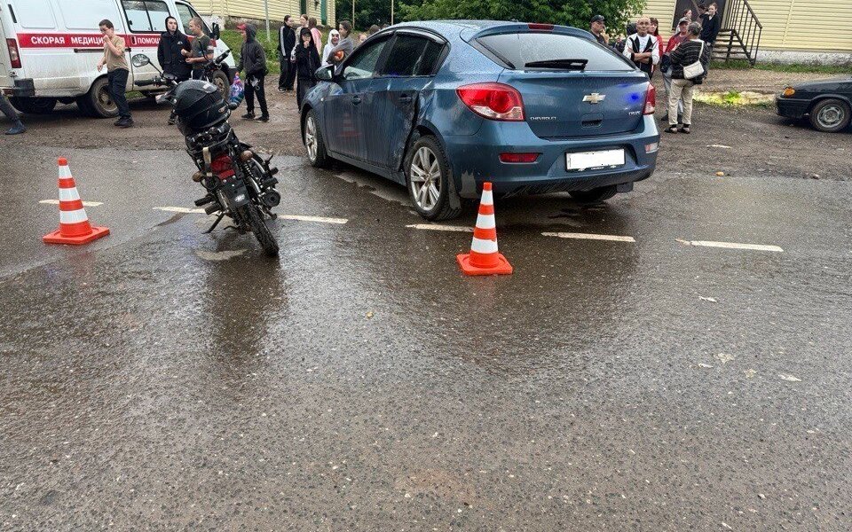 В Прикамье в аварии пострадали двое детей, которые ехали на мопеде