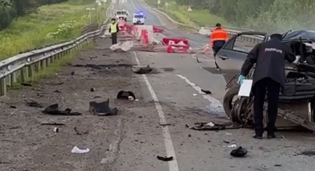 В Прикамье в ДТП скончался водитель иномарки, а пассажирка получила травмы