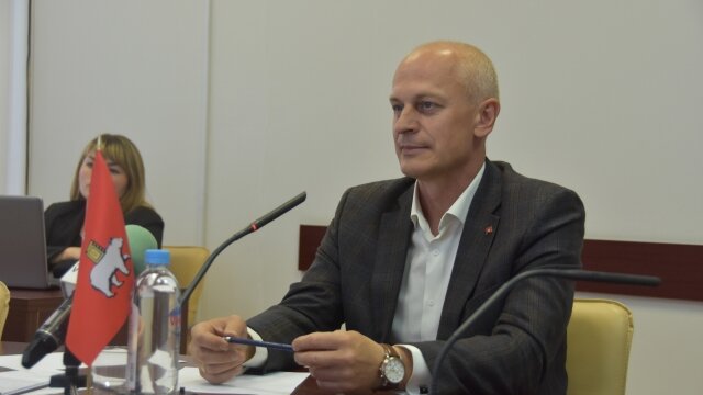 Депутат Пермской городской думы Сергей Захаров сдает мандат