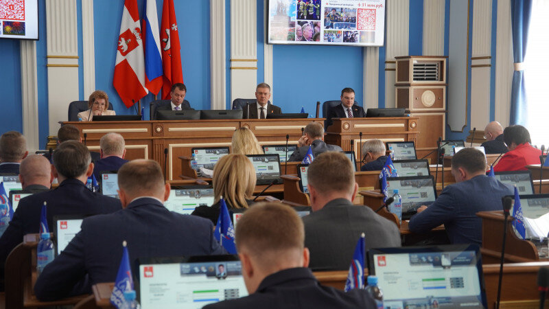 Депутаты Пермской Думы приняли решение направить дополнительные средства на строительство школ и благоустройство города