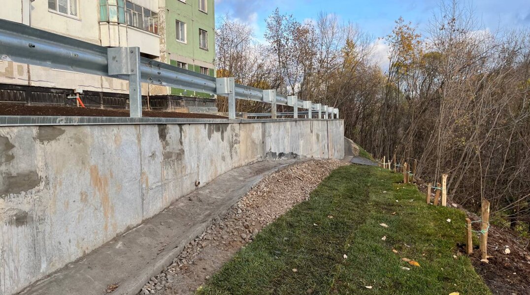 В Перми построили подпорную стенку на склоне реки Егошихи