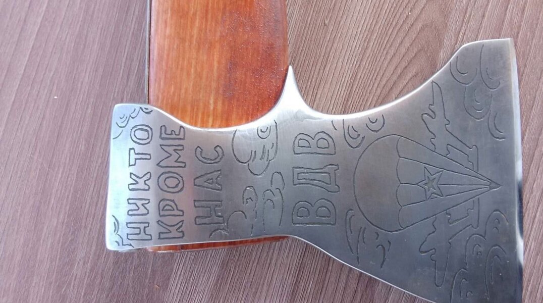 Мастер из Пермского края изготавливает и реставрирует топоры для отправки бойцам в зону СВО