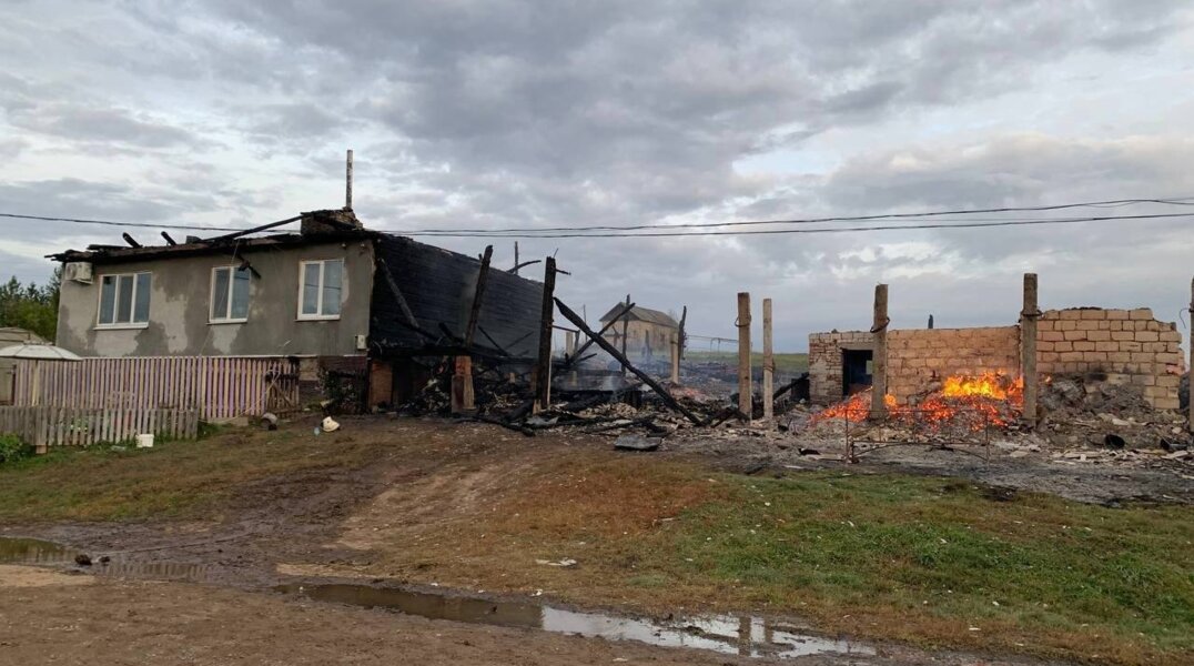 "Сгорело все нажитое имущество и даже скот": пермяков просят помочь семье погорельцев