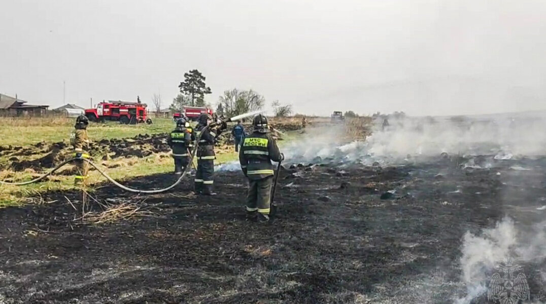 Аэромобильная группа МЧС из Пермского края ликвидировала пожар на 100 гектар в Курганской области