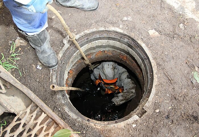 Дом жителей Кунгура регулярно топит фекалиями