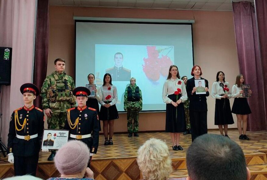 В Индустриальном районе Перми открыли мемориальную доску в честь участника СВО