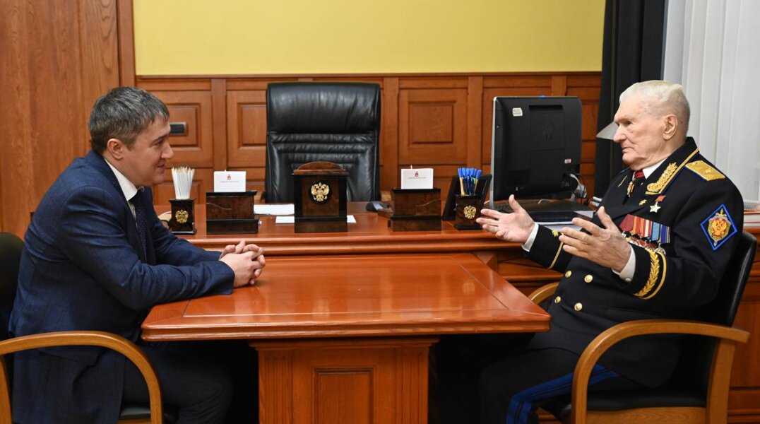 Губернатор Прикамья обсудил мероприятия Года 80-летия Победы с героем Советского Союза