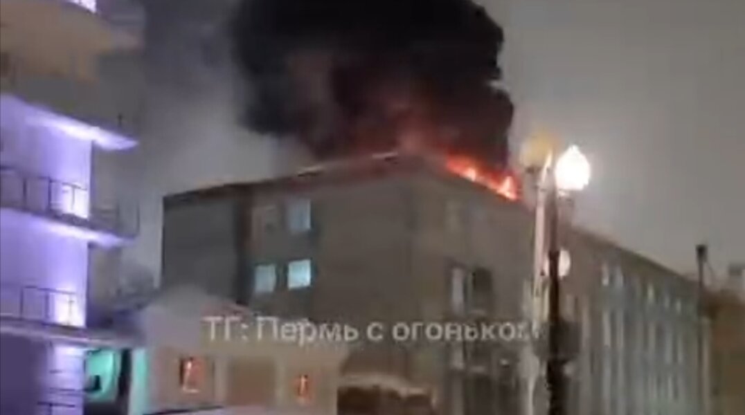 В Перми в строящемся здании отеля на Окулова произошел пожар
