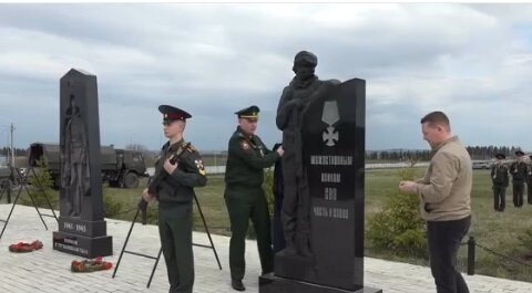 В Пермском округе открыли памятник героям СВО
