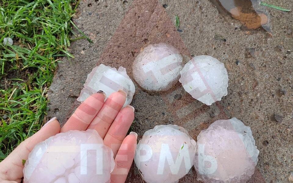 В Пермском крае 4 июня выпал град размером с куриное яйцо
