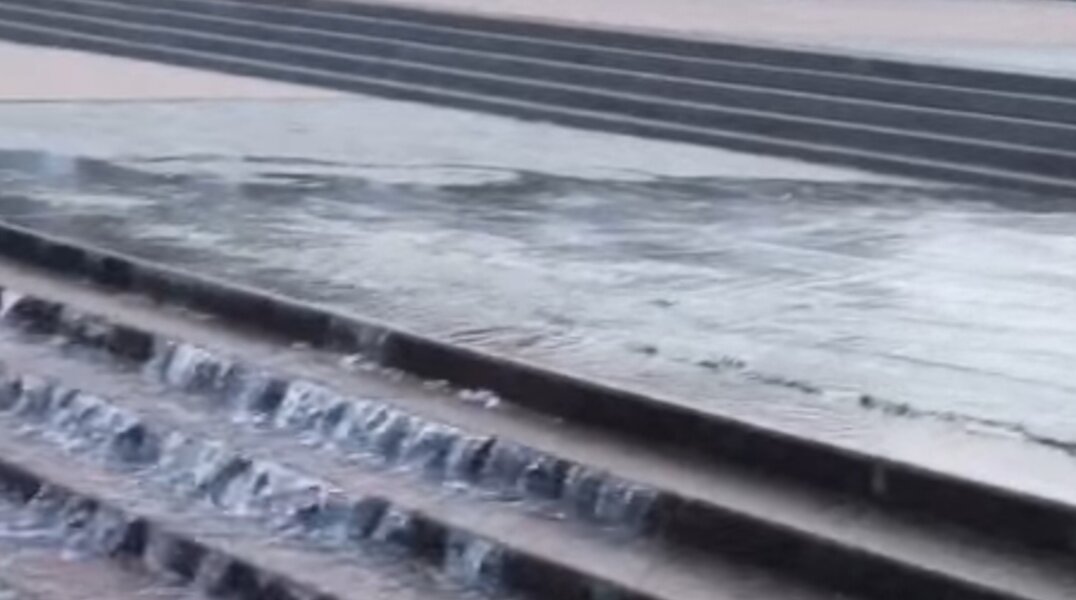 В мэрии Перми обьяснили причины "потопа" на городской эспланаде. Видео