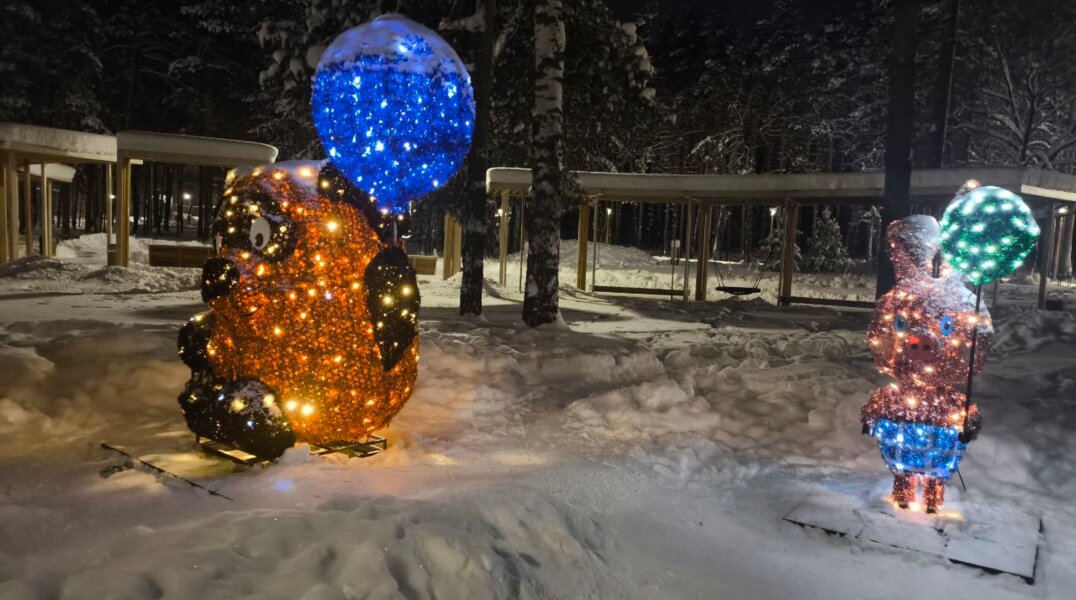 В Балатовском парке Перми установили световые фигуры известных мультгероев