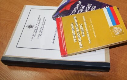 В Пермском крае мужчина сломал шею приятелю, случайно его уронив