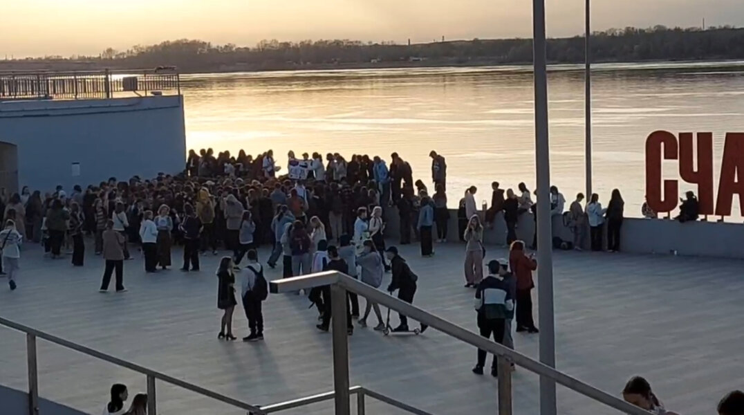 Блогер «МС Кисуля» провела на набережной Перми фан-встречу