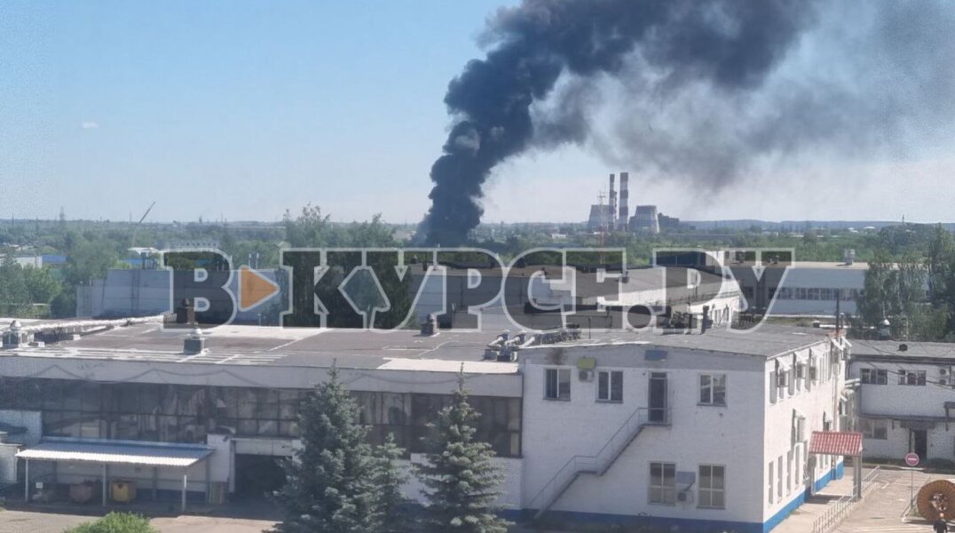 В Перми возле «Новомета» загорелось здание