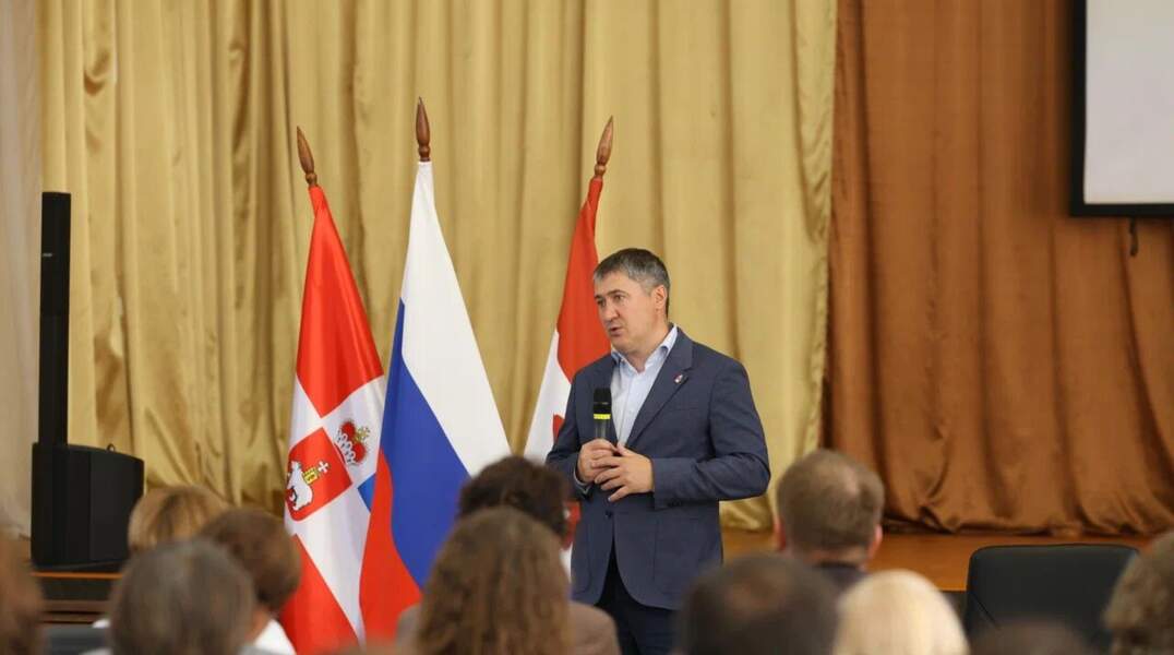 губернатор Дмитрий Махонин 