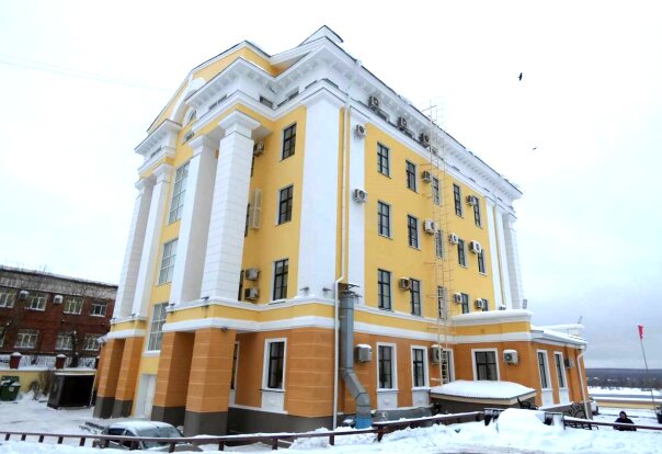 В Перми уберут кондиционеры с фасада одного из самых красивых зданий на набережной